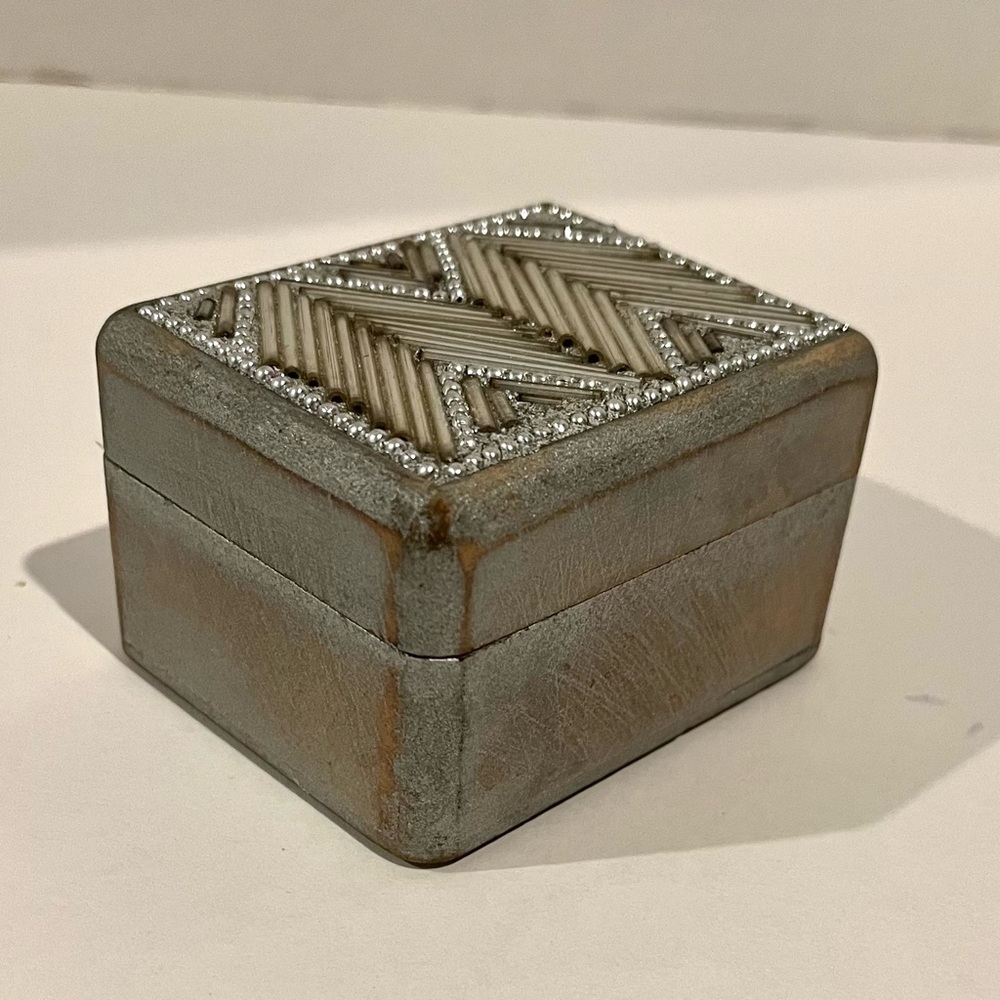 Pre-Owned Vintage Rhinestone Silver Painted Wooden Jewelry Box Case